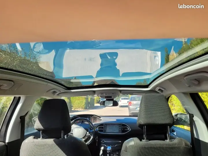 Peugeot 308 2018 photo 3