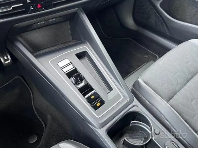 Volkswagen Golf 2026 photo 5