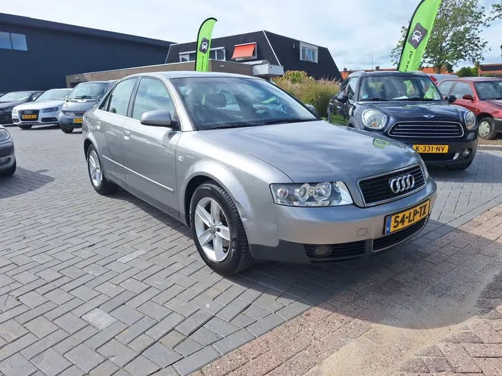 Audi A4 2003 photo 2