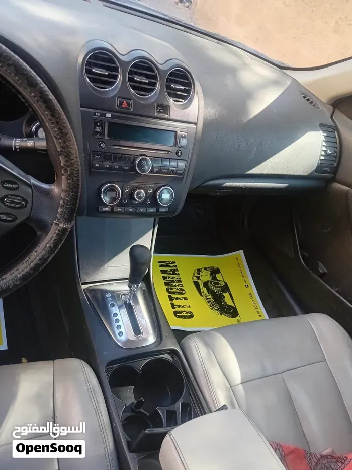 Nissan Altima 2011 photo 4