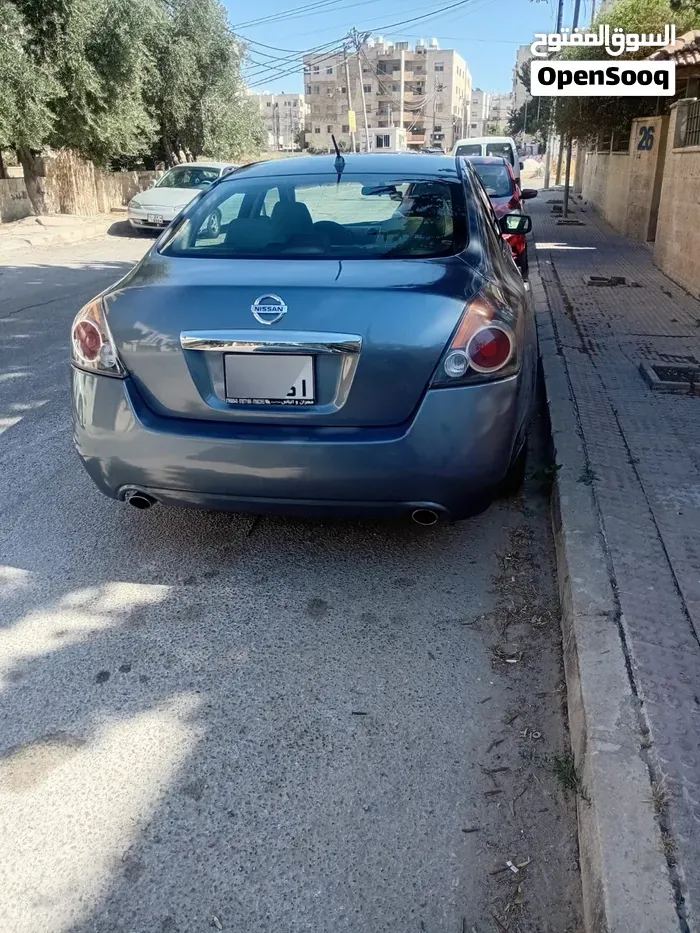 Nissan Altima 2011 photo 2