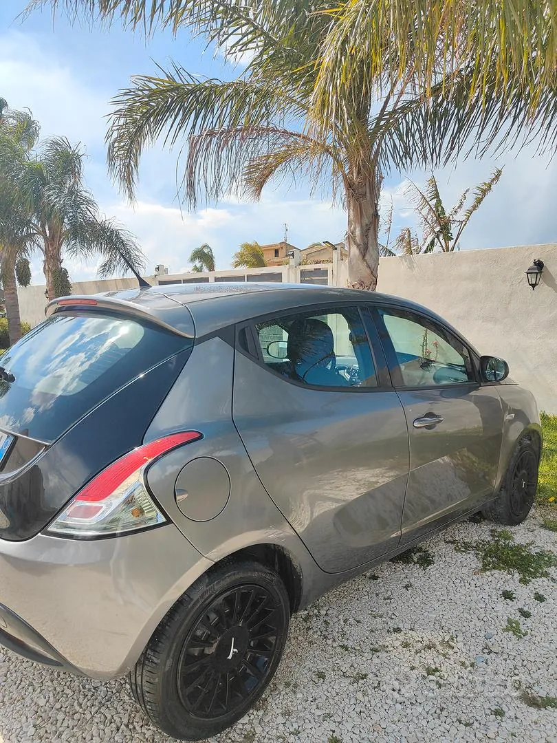 Lancia Ypsilon 2013 photo 4