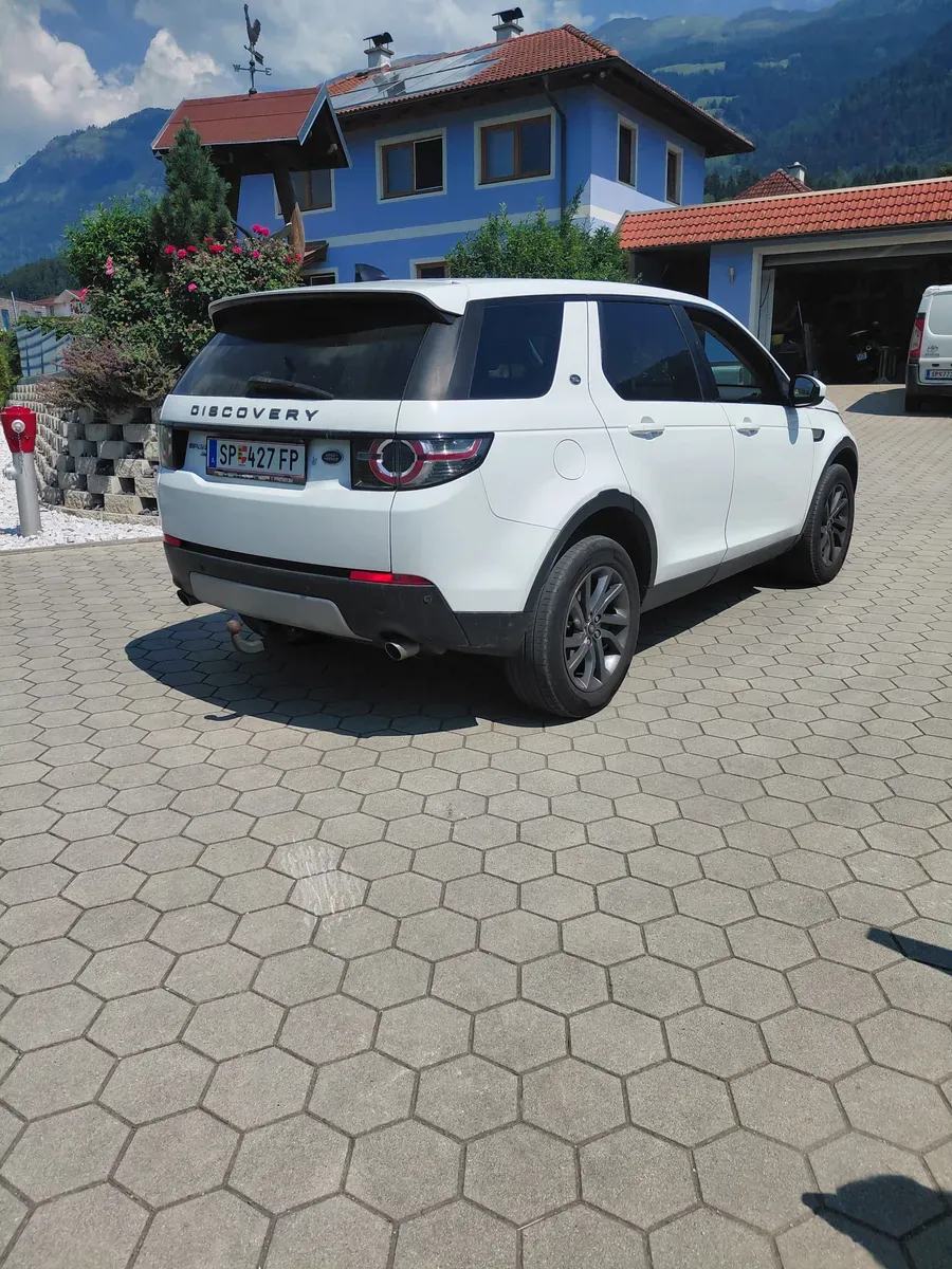 Land Rover Discovery Sport 2017 photo 3