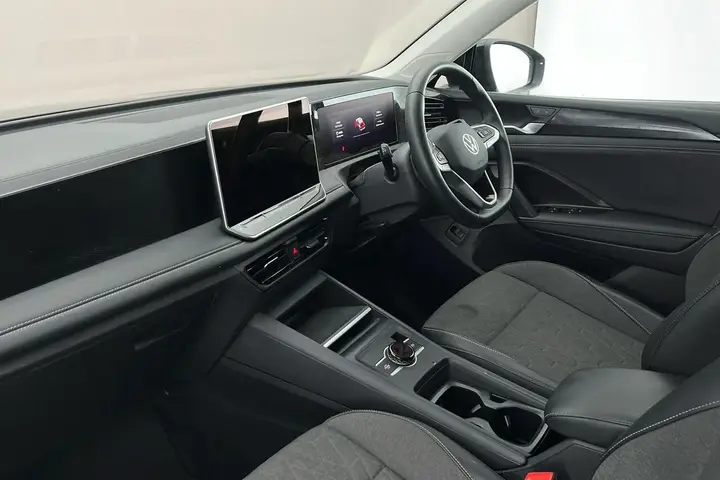 Volkswagen Tiguan 2025 photo 2