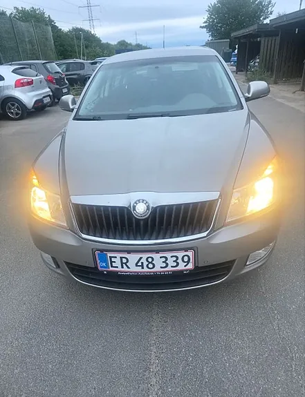 Skoda Octavia 2009 photo 2