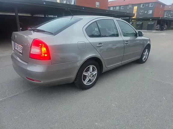 Skoda Octavia 2009 photo 5