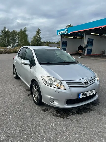 Toyota Auris 2010 photo 3
