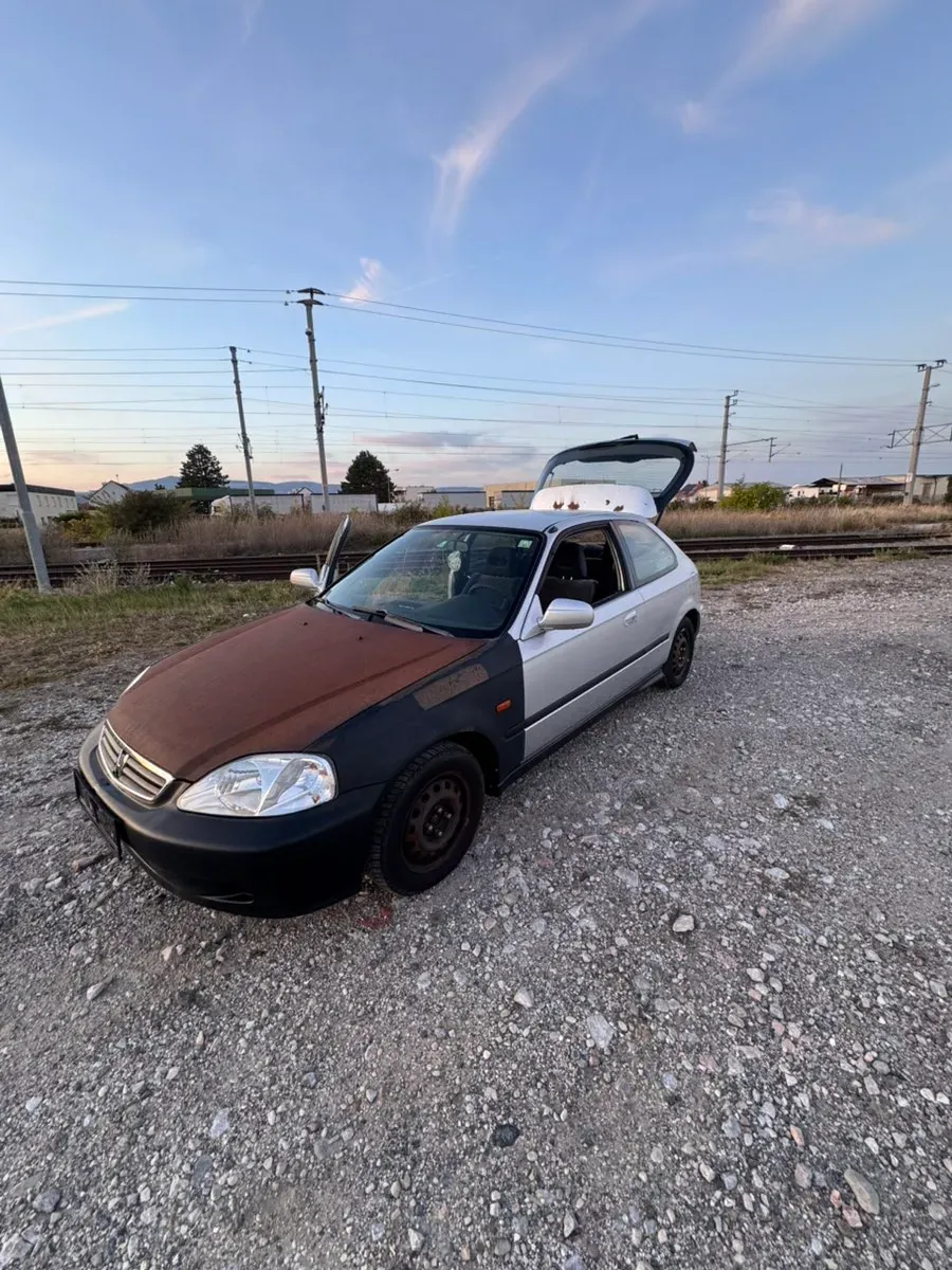 Honda Civic 2000 photo 2