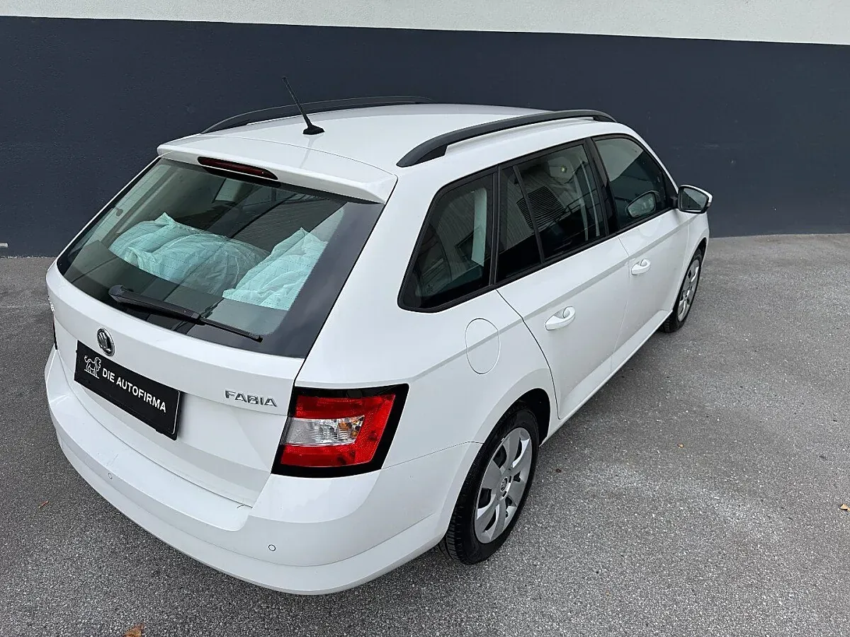 Skoda Fabia 2015 photo 2