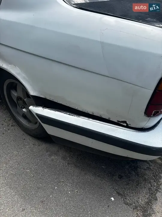 BMW 5 Series 1990 photo 4