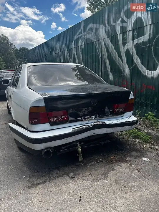 BMW 5 Series 1990 photo 3