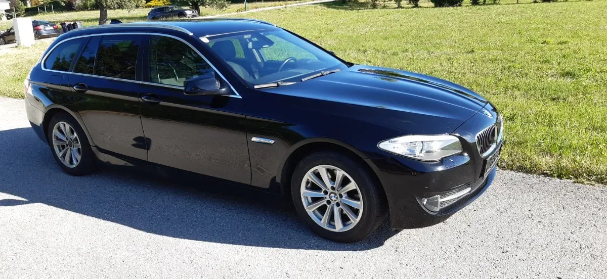 BMW 5 Series 2011 photo 2