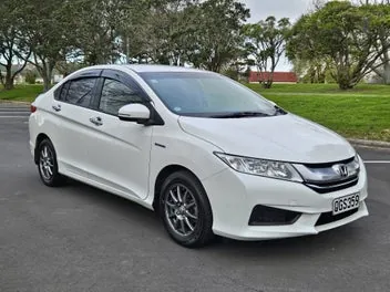Honda Grace 2015 photo 3