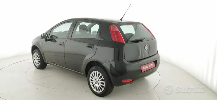 Fiat Grande Punto 2010 photo 5