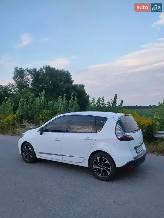 Renault Scenic 2015 photo 5