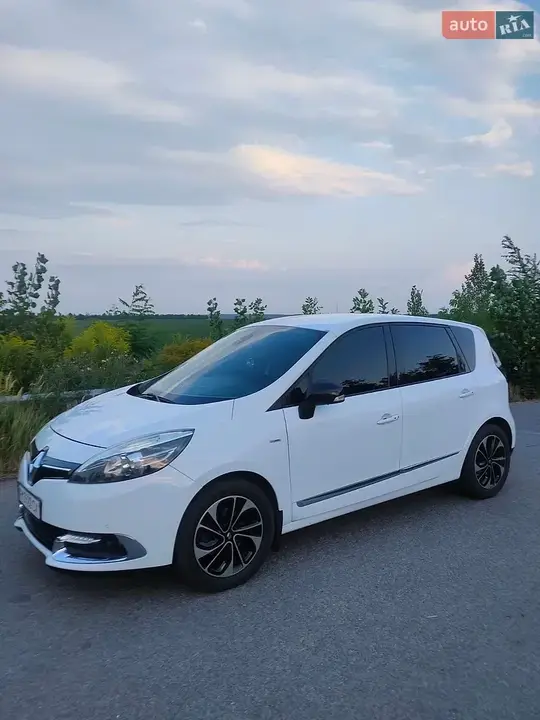 Renault Scenic 2015 photo 3