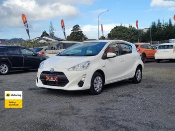 Toyota Aqua 2015 photo 4