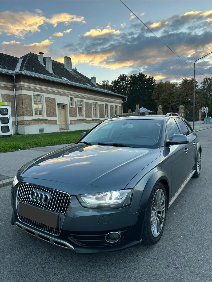 Audi A4 Allroad 2012 photo 2