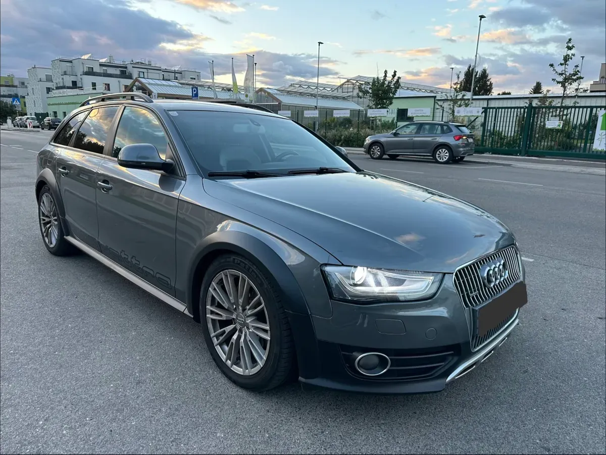 Audi A4 Allroad 2012 photo 3