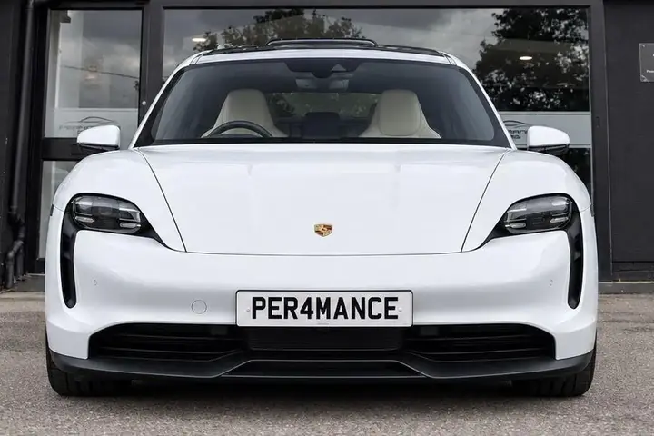 Porsche Taycan 2021 photo 3