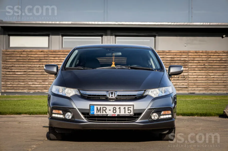 Honda Insight 2015 photo 2