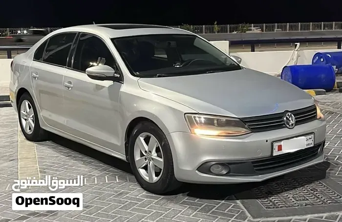 Volkswagen Jetta 2012 photo 2
