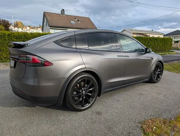 Tesla Model X 2017 photo 2