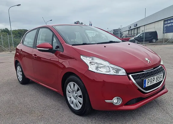 Peugeot 208 2014 photo 2