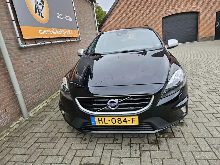 Volvo V40 2015 photo 2