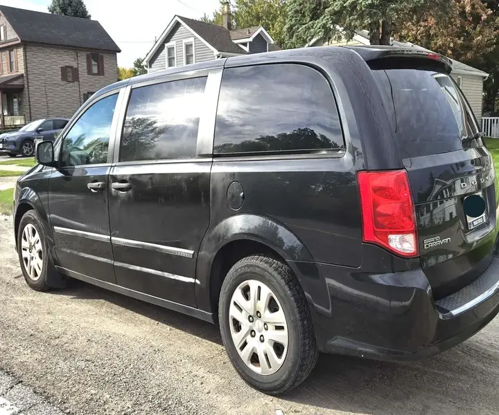 Dodge Grand Caravan 2016 photo 3