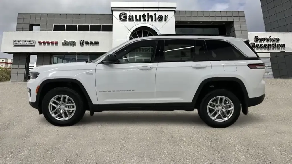 Jeep Grand Cherokee 2026 photo 3