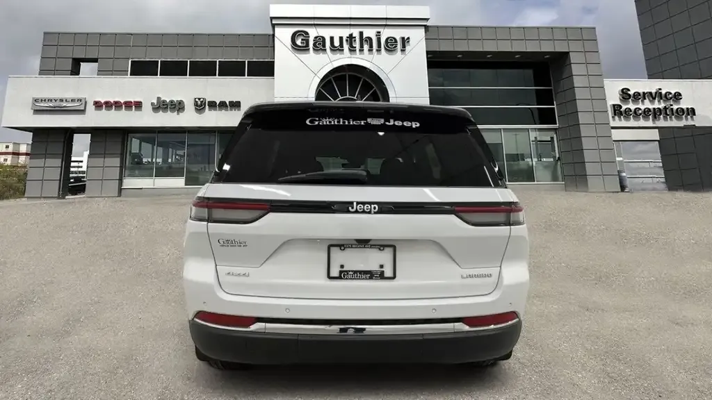 Jeep Grand Cherokee 2026 photo 5