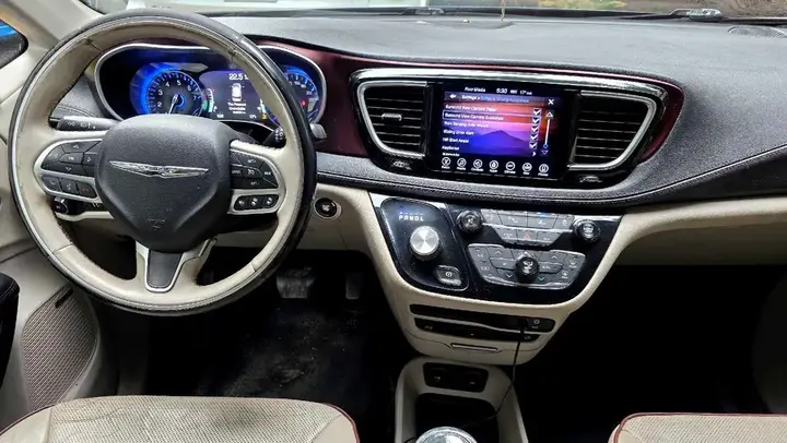 Chrysler Pacifica 2017 photo 3