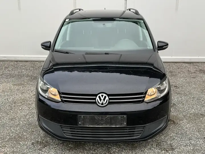 Volkswagen Touran 2012 photo 3