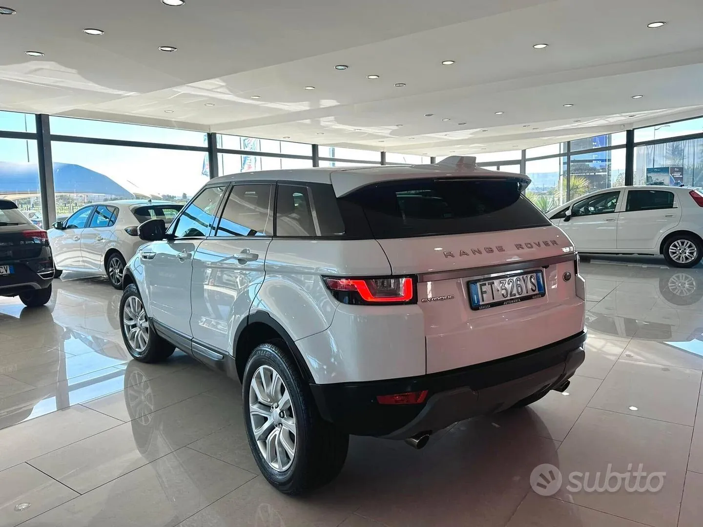 Land Rover Range Rover Evoque 2019 photo 2
