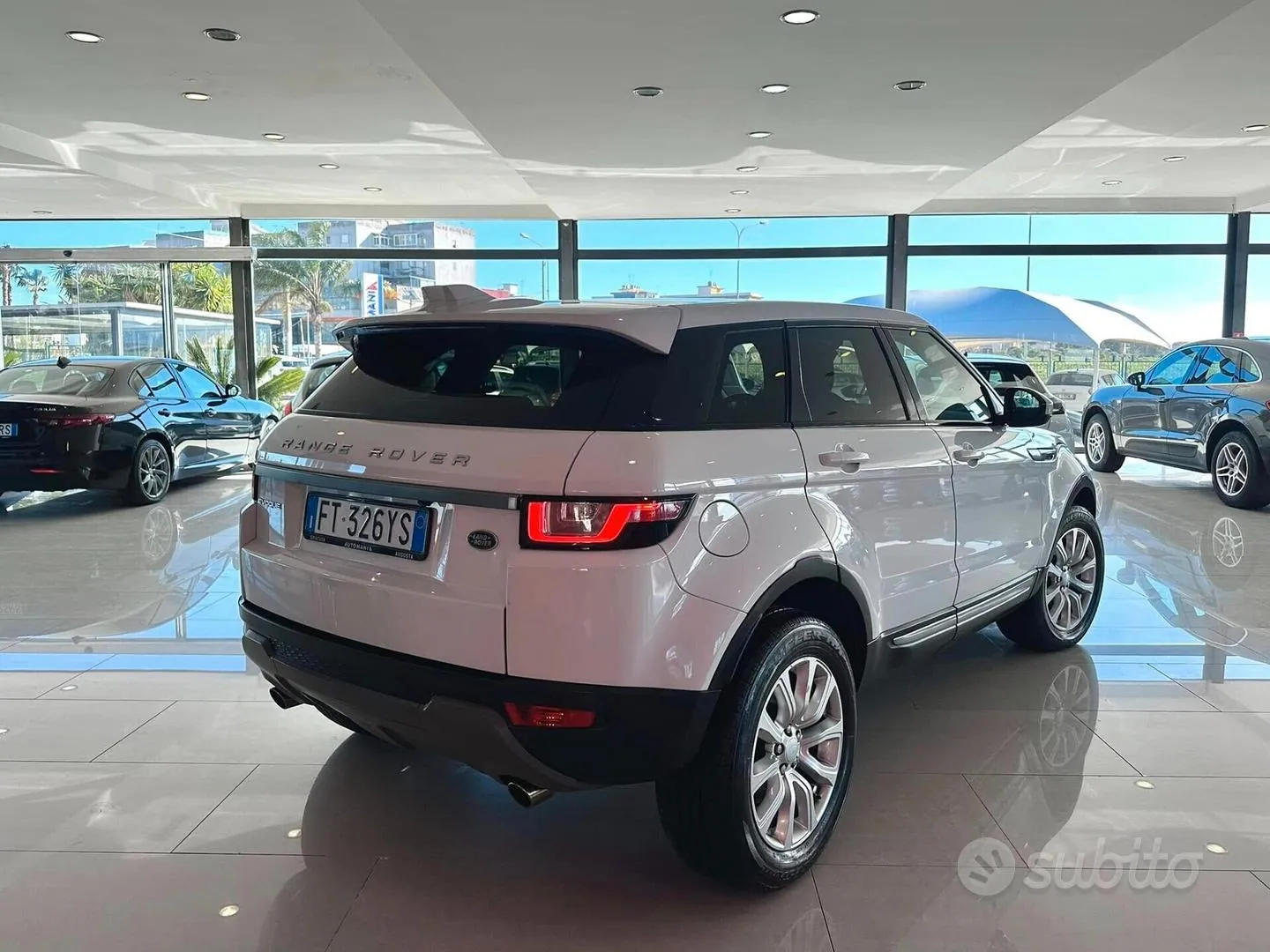Land Rover Range Rover Evoque 2019 photo 3
