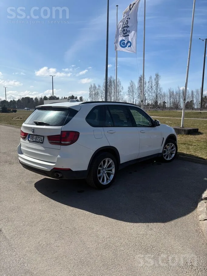 BMW X5 2015 photo 2