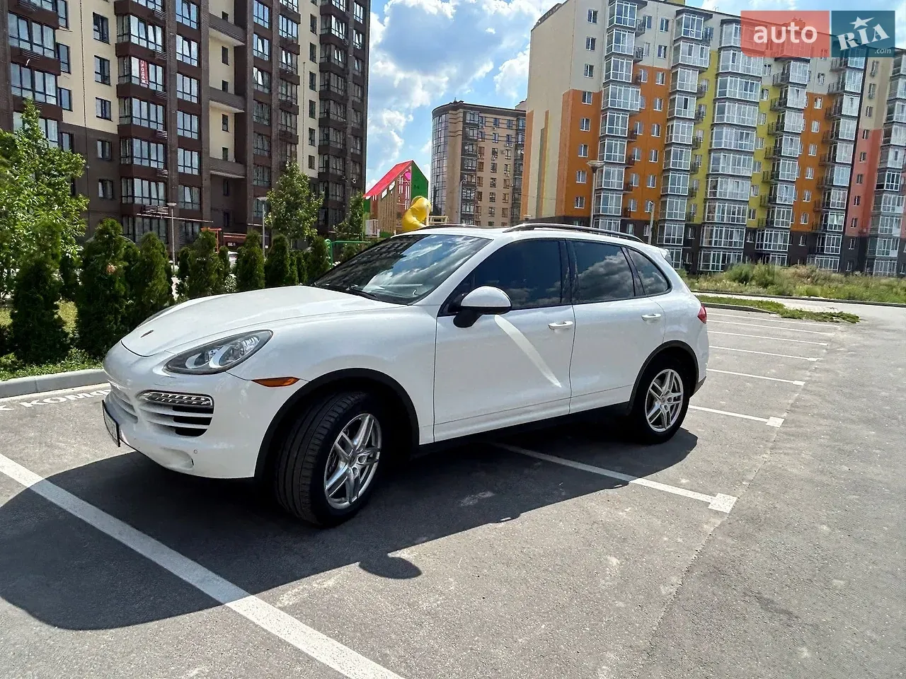 Porsche Cayenne 2013 photo 2