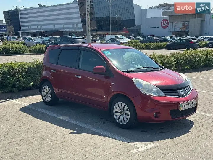 Nissan Note 2011 photo 3