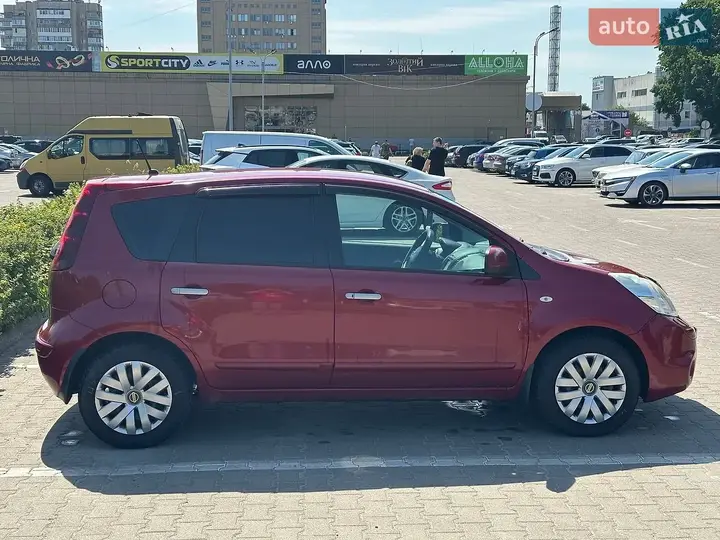 Nissan Note 2011 photo 5