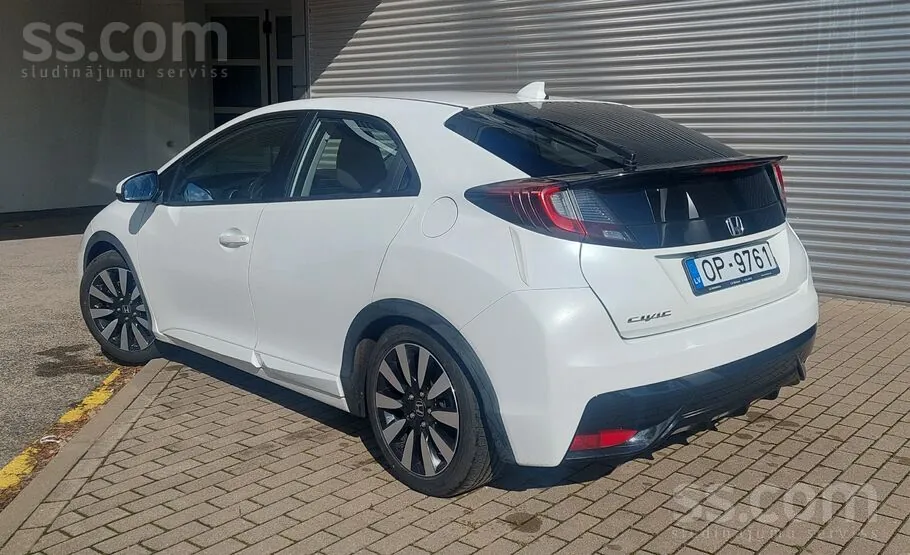 Honda Civic 2015 photo 3