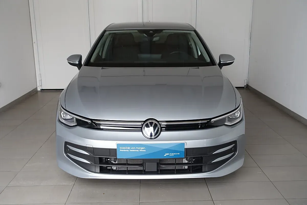 Volkswagen Golf 2025 photo 2