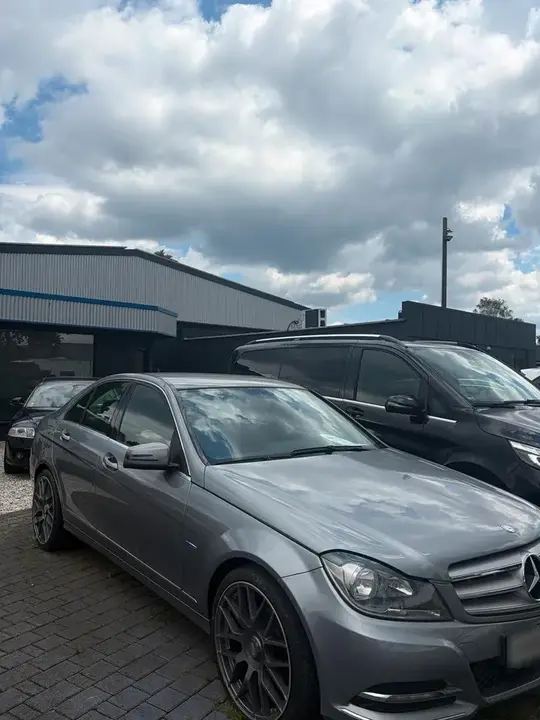Mercedes-Benz C200