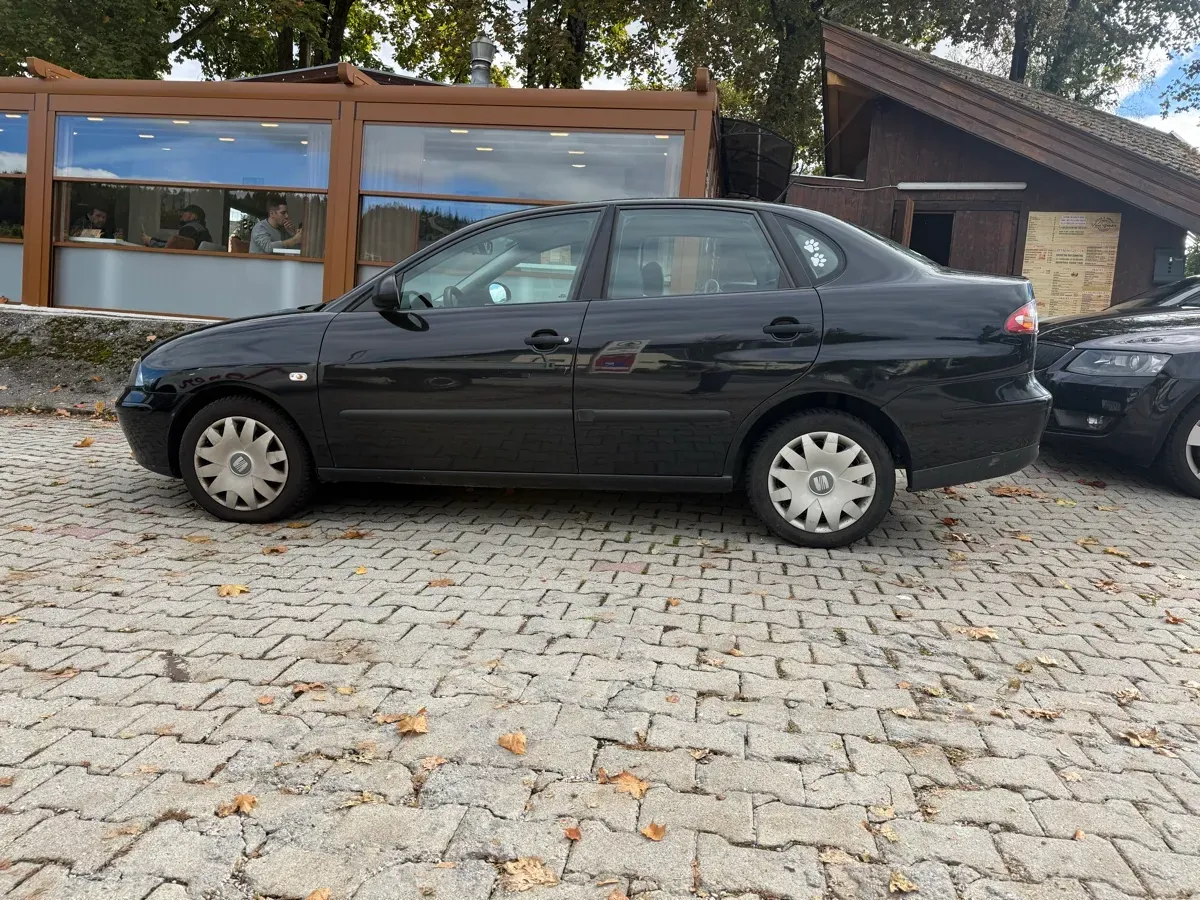 Seat Cordoba 2006 photo 3