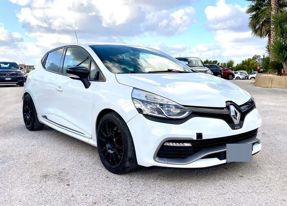 Renault Clio 2015 photo 2