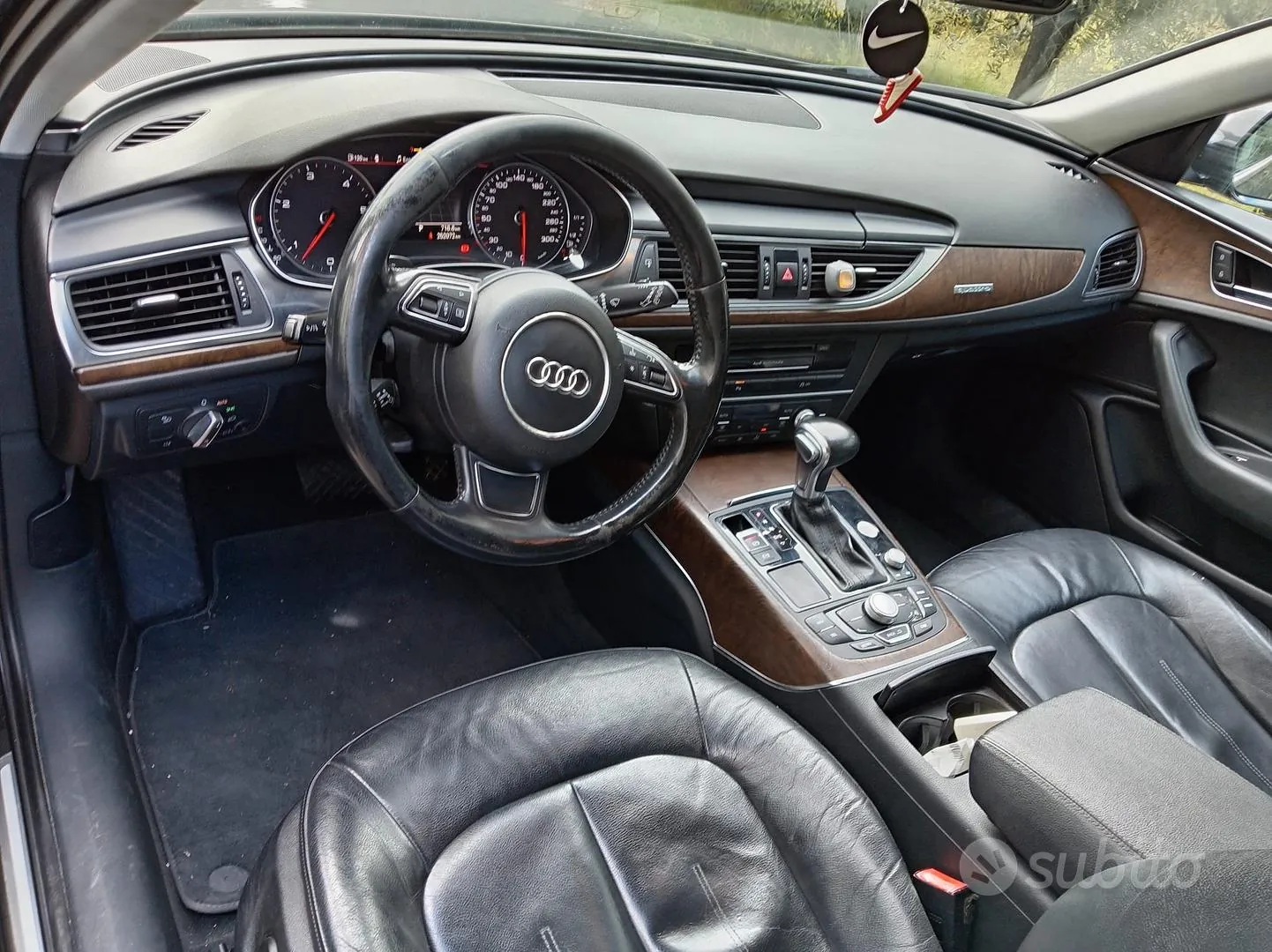 Audi A6 2012 photo 2