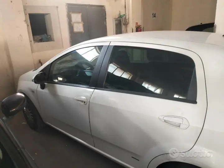 Fiat Grande Punto 2007 photo 3