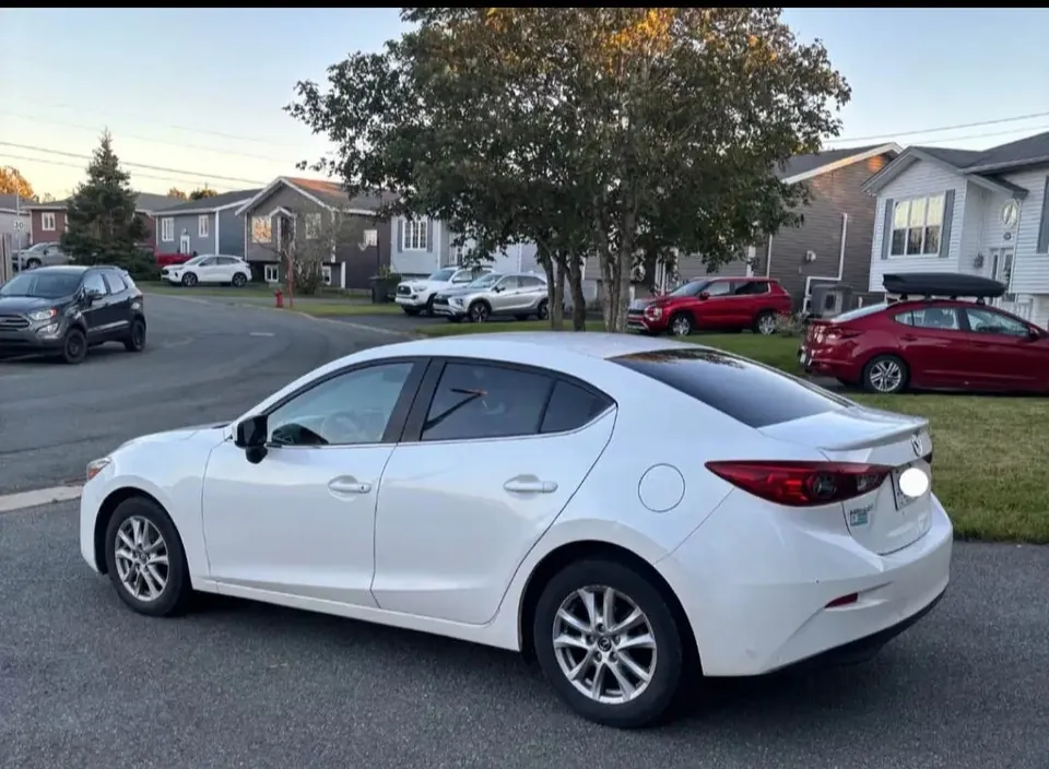 Mazda 3 2017 photo 3