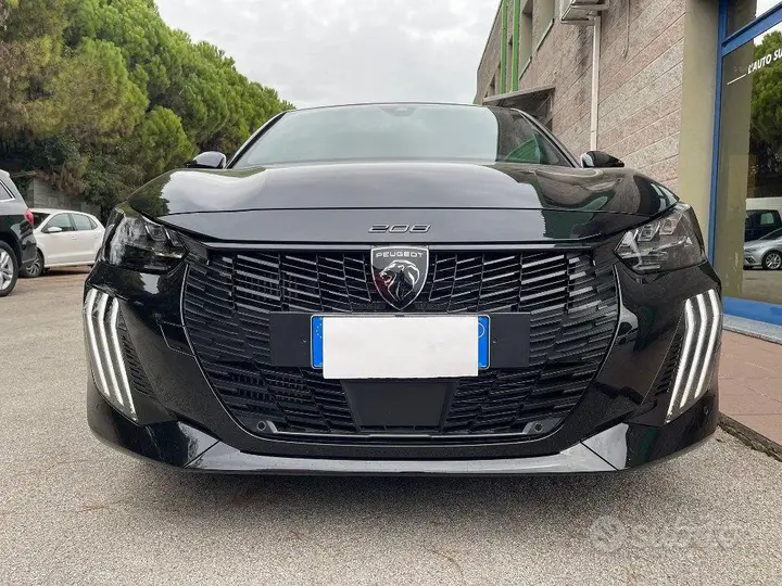 Peugeot 208 2025 photo 4
