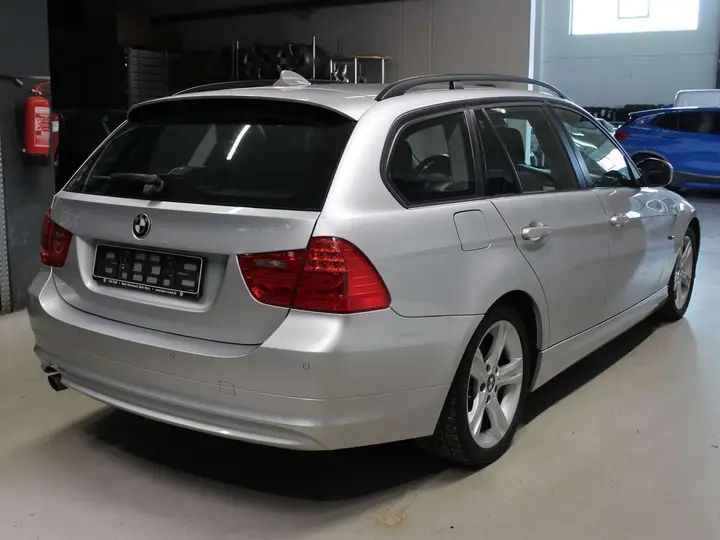 BMW 318D 2009 photo 5